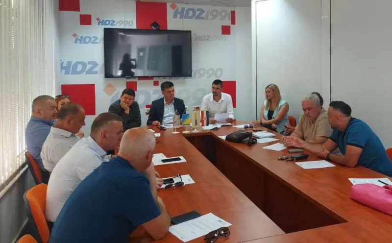 HDZ 1990