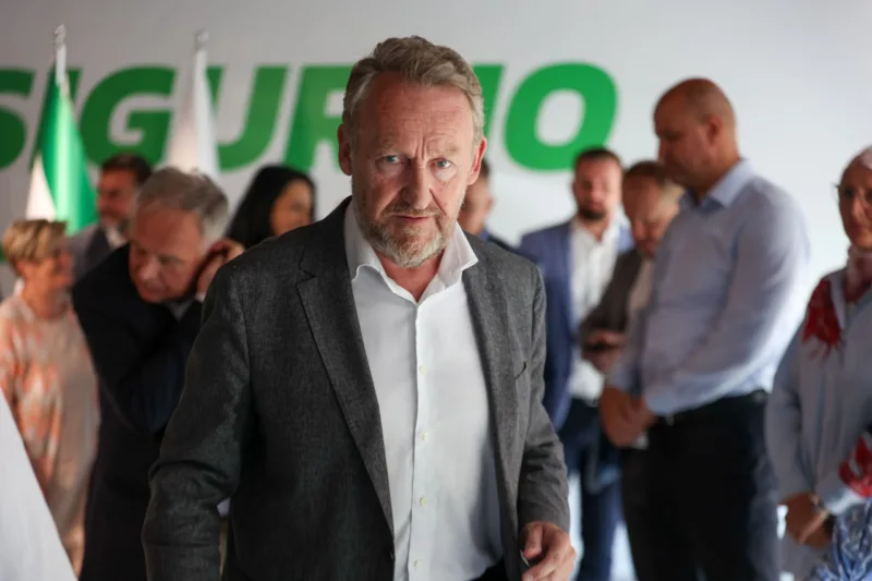 bakir izetbegovic fena press2