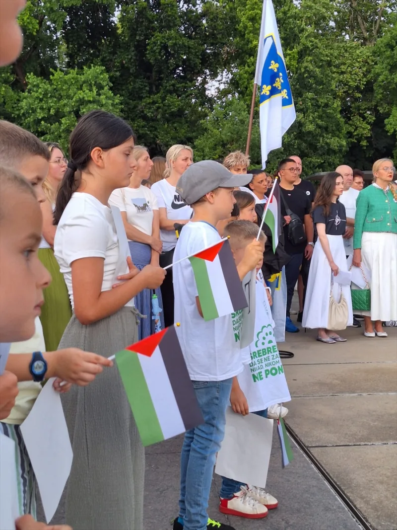 AA-20240711-35120435-35120431-U_ZENEVI_OBILJEZEN_11_JULI_MEDUNARODNI_DAN_SJECANJA_NA_GENOCID_U_SREBRENICI