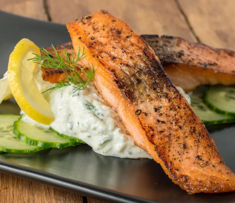 losos sa tzatziki sosom recept