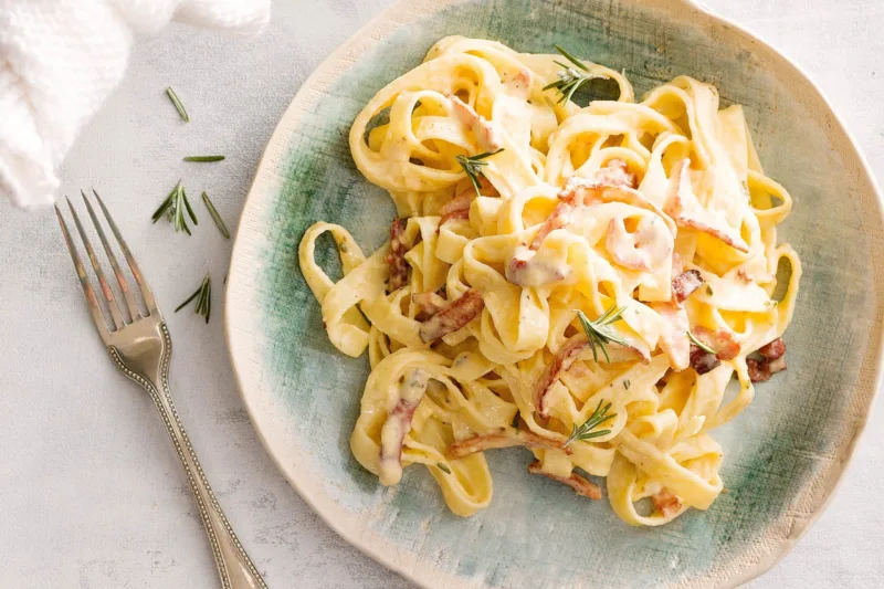 creamy-fettuccine-carbonara-105940-1