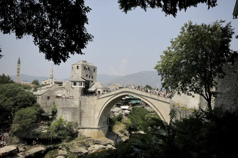 AA-20240721-35195284-35195266-SAFET_ORUCEVIC_O_GODISNJICI_OBNOVE_ZELJELI_SMO_DA_STARI_MOST_PONOVO_IZGRADE_BOSNJACI_SRBI_I_HRVATI