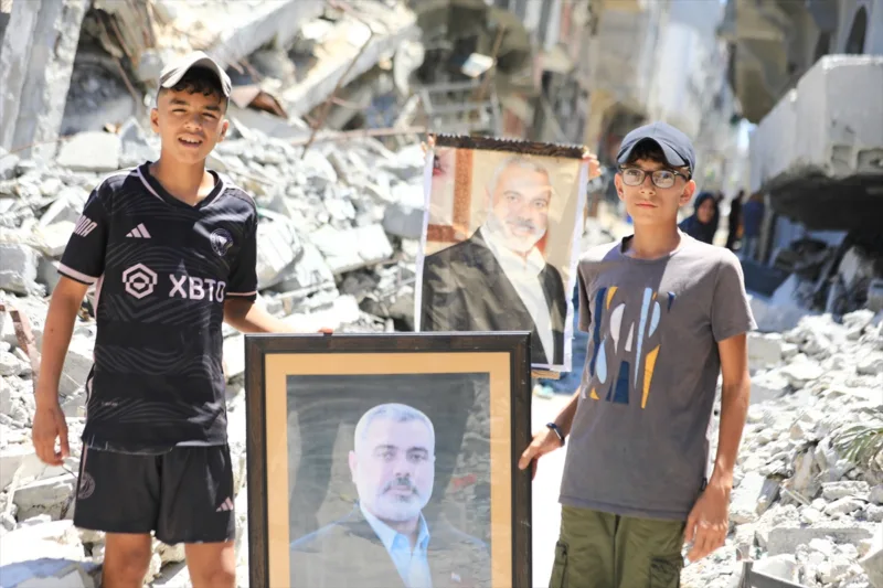 AA-20240731-35282325-35282314-PALESTINCI_TUGUJU_ZA_UBIJENIM_POLITICKIM_VODOM_HAMASA_HANIYEHOM_U_NJEGOVOM_RODNOM_MJESTU