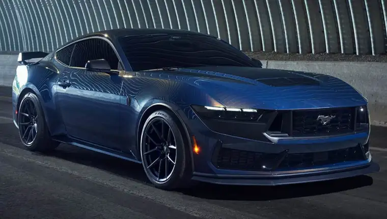 900x600-Mustang-Dark-Horse-07