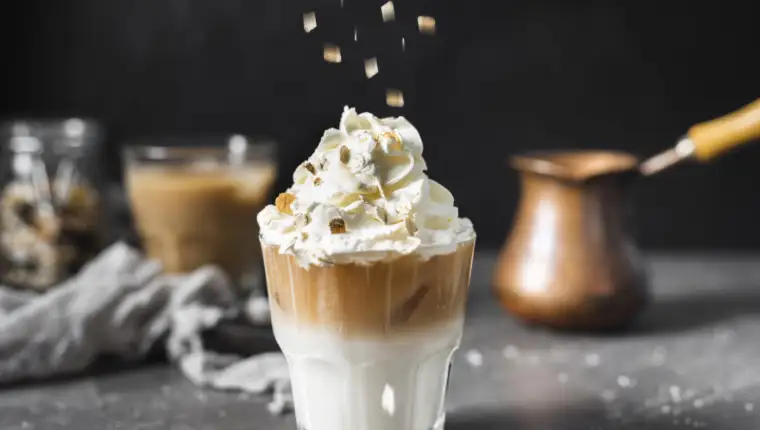 close-up-aromatic-beverage-with-spices