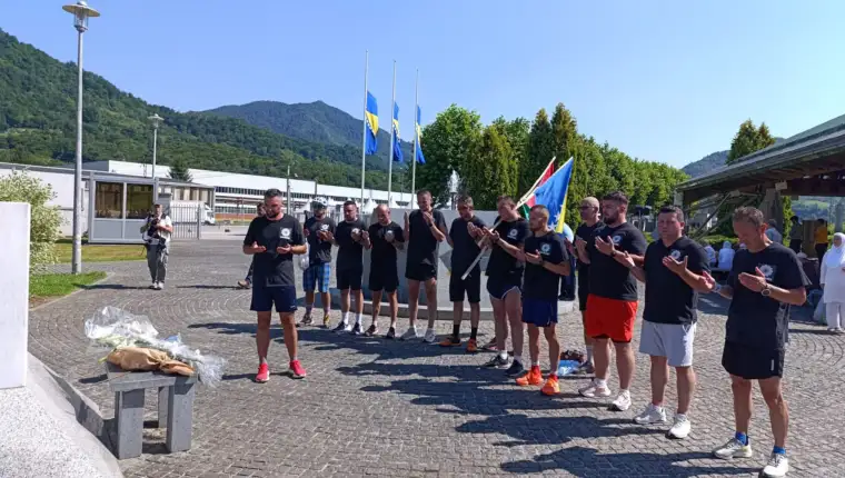 Učesnici maratona mira iz Goražda stigli u Potočare: Nikada ne zaboraviti genocid u Srebrenici