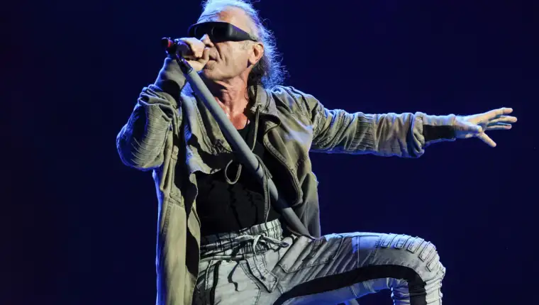 bruce-dickinson@2000x1500