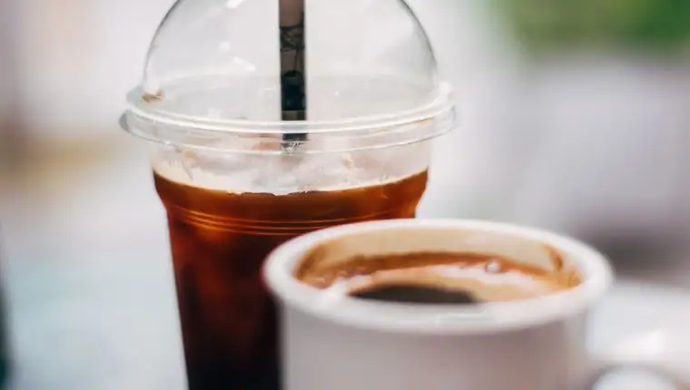 vruća i hladna kafa
