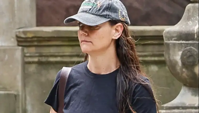 katie holmes 2.jpg