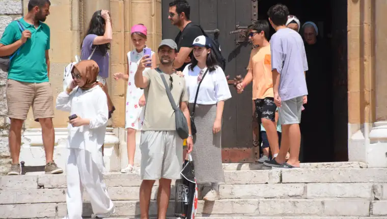Brojni turisti na ulicama Sarajeva