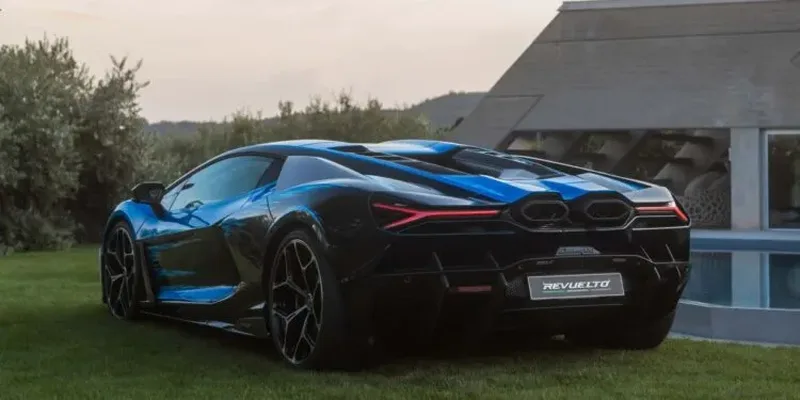 1723020058-lamborghini-revuelto-opera-20-articles-750x375