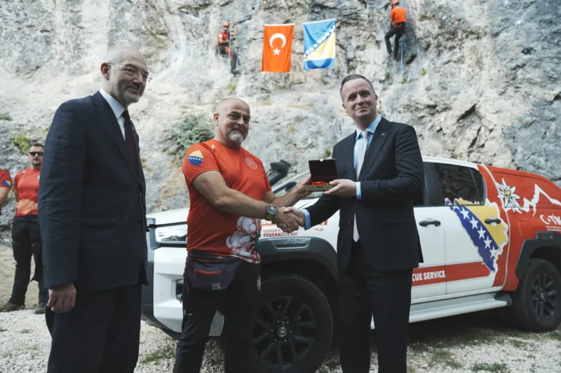 TIKA donirala vozilo Gorskoj službi spašavanja FBiH
