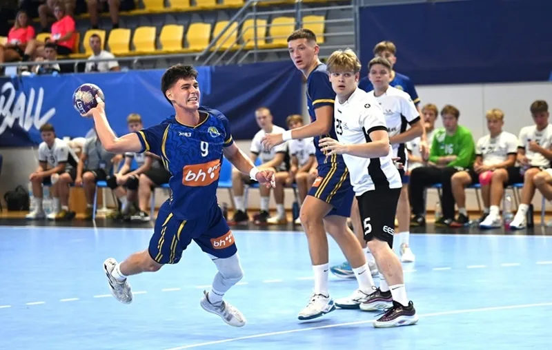 u18