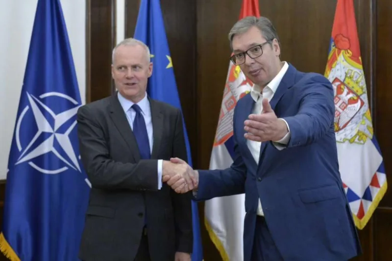 vučić i ruge