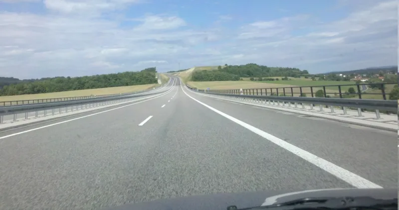 zaustavna traka na autoputu