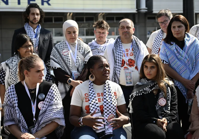 AA-20240823-35465903-35465895-SAD_ODBIJEN_ZAHTJEV_DELEGATA_ZA_OBRACANJE_PALESTINSKOAMERICKOG_GOVORNIKA_NA_POZORNICI_DEMOKRATSKE_KONVENCIJE