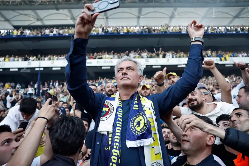 Jose-Mourinho-Fenerbahce-Facebook
