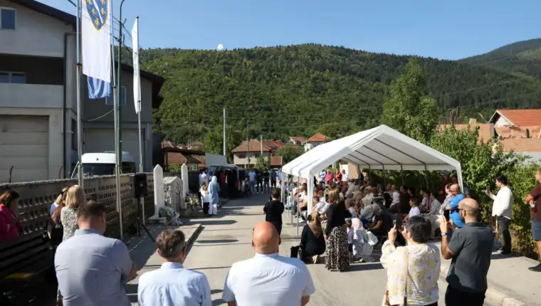 bitka za famos6