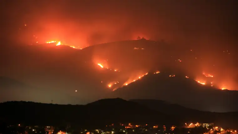 Why-are-there-so-many-wildfires-in-the-western-United-States
