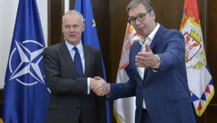 vučić i ruge