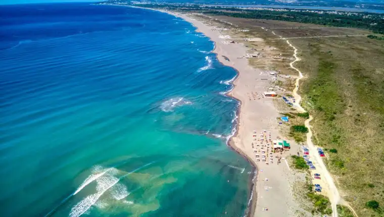 v. plaža