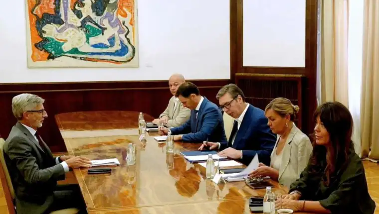 vučić s ambasadorom