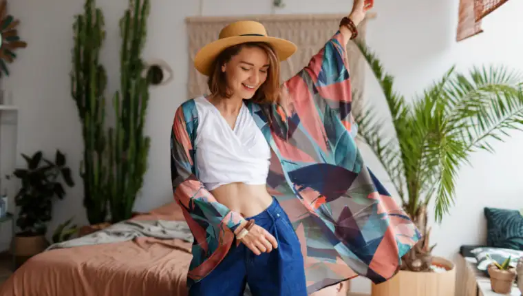 fabulous-short-haired-female-fooling-around-with-pleasure-cozy-home