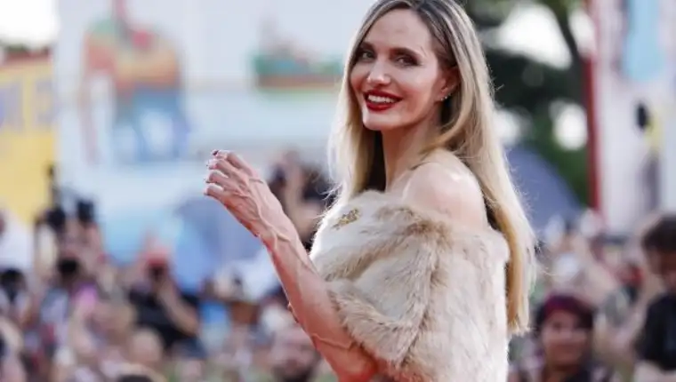angelina jolie 2