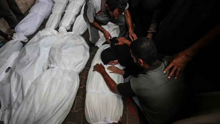 AA-20240817-35426566-35426555-GAZA_PALESTINCI_NA_DZENAZI_TUGUJU_ZA_NAJMILIJIMA_UBIJENIM_U_IZRAELSKIM_NAPADIMA