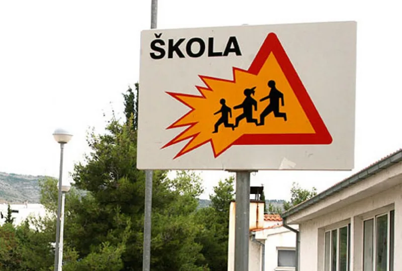 škola, saobraćajni znak