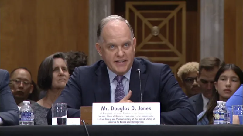 douglas.jpgž