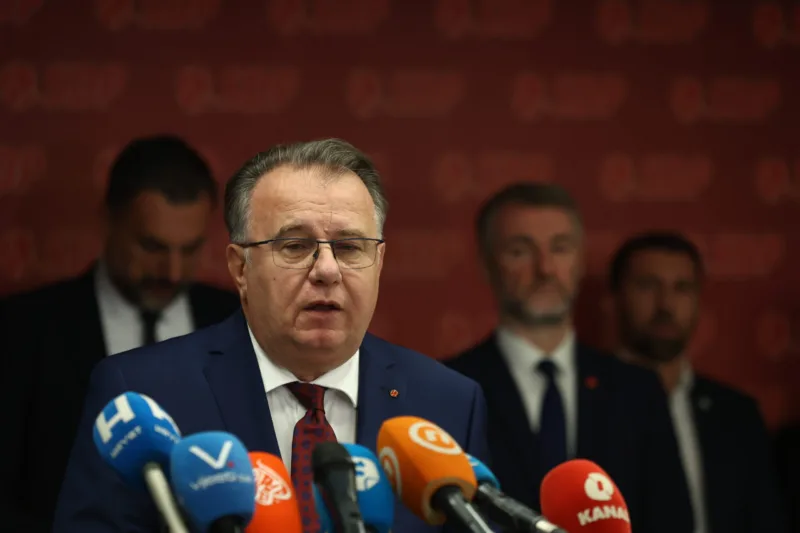 press Trojka (5)