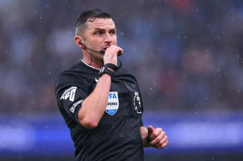 0_michael-oliver-arsenal-man-city
