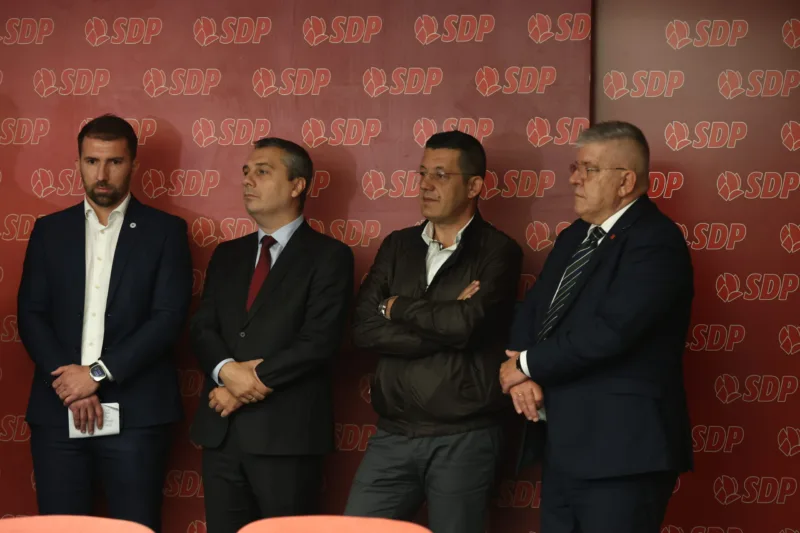 press Trojka (3)