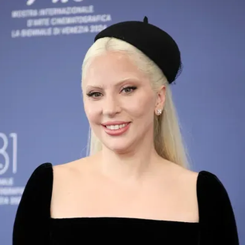 836e839219237c3b154ae3e64467535178-lady-gaga-album.rsquare.w330