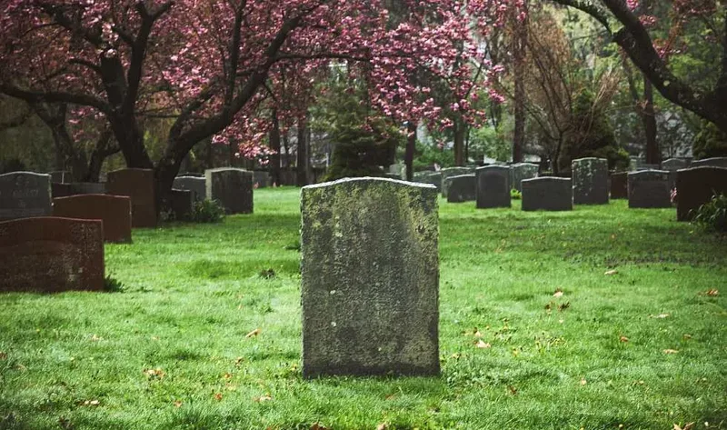 single-headstone-on-a-grave