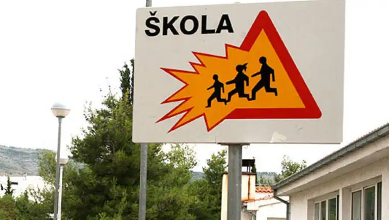 škola, saobraćajni znak