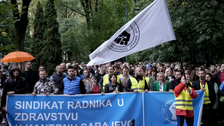 AA-20240910-35609350-35609348-BIH_PROTEST_ZDRAVSTVENIH_RADNIKA_U_SARAJEVU