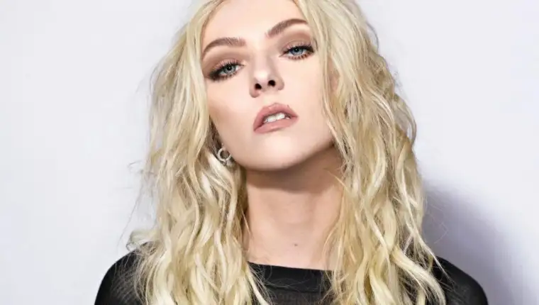 taylor momsen 3