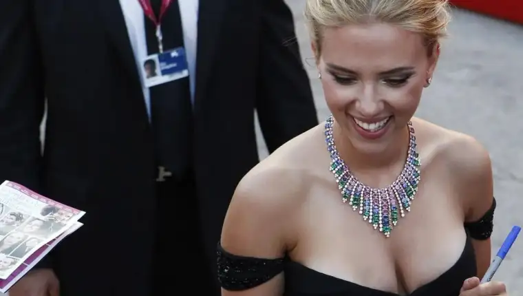 scarlet johanson