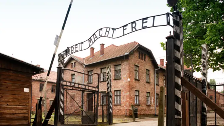 Auschwitz_I_22_May_2010-1024x685