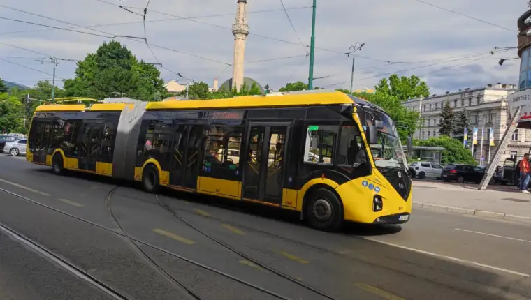 trolejbus novi