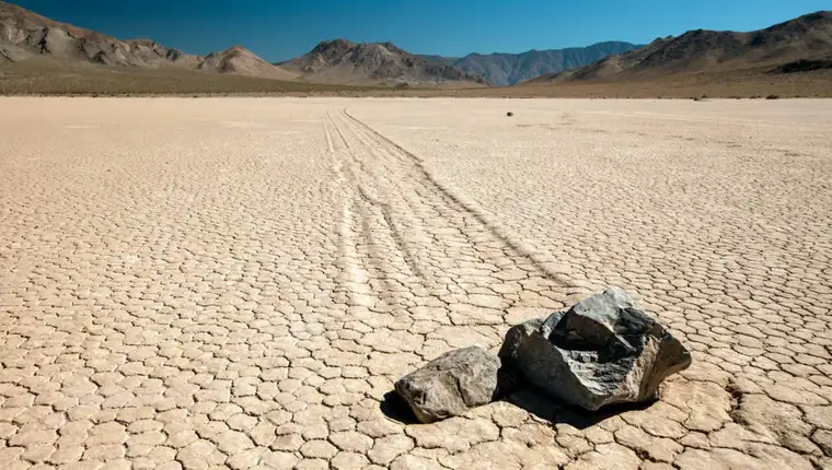 Death-Valley-Racetrack-Playa-4