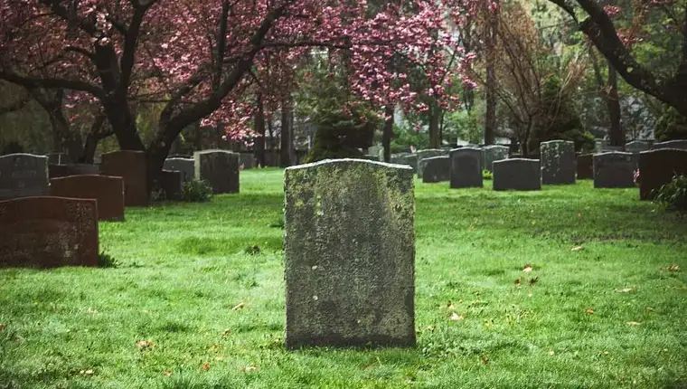 single-headstone-on-a-grave