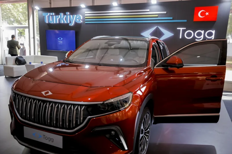 AA-20241001-35788019-35788014-PRVI_PUT_NA_SAJMU_IZVAN_TURKIYE_TURSKI_ELEKTRICNI_AUTOMOBIL_TOGG_IZLOZEN_NA_SAJMU_ZEPS_2024
