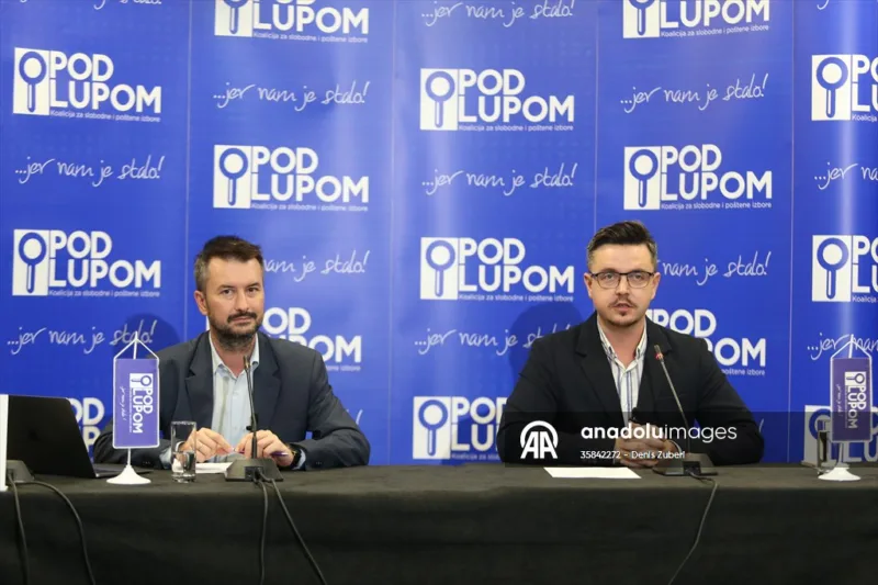 pod lupom