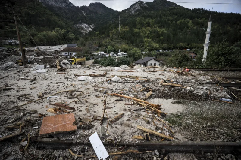 Potpredsjednik turskog AFAD-a Tasdelen obišao poplavljena područja u BiH: Turkiye šalje stambene kontejnere i generatore (Donja Jablanica)