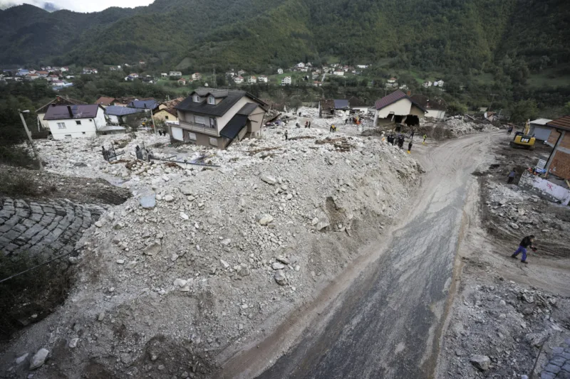 Potpredsjednik turskog AFAD-a Tasdelen obišao poplavljena područja u BiH: Turkiye šalje stambene kontejnere i generatore (Donja Jablanica)