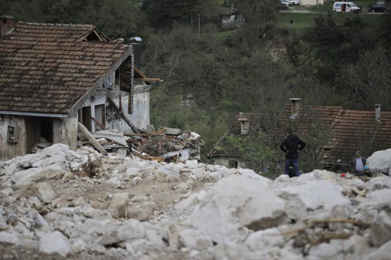 Potpredsjednik turskog AFAD-a Tasdelen obišao poplavljena područja u BiH: Turkiye šalje stambene kontejnere i generatore (Donja Jablanica)