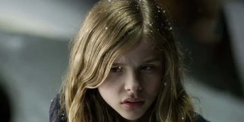 chloe-grace-moretz-in-let-me-in-as-abby